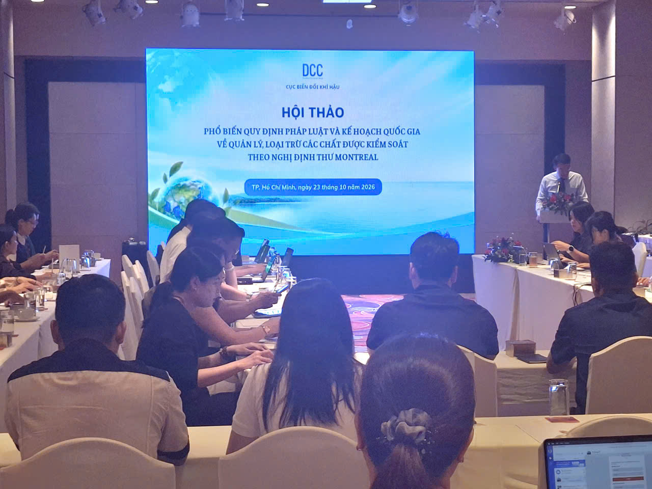 Ngày 23/10, tại TPHCM, Cục Biến đổi khí hậu (Bộ Nông nghiệp - Môi trường) tổ chức Hội thảo “Phổ biến các quy định pháp luật và Kế hoạch quốc gia quản lý, loại trừ các chất được kiểm soát theo Nghị định thư Montreal".