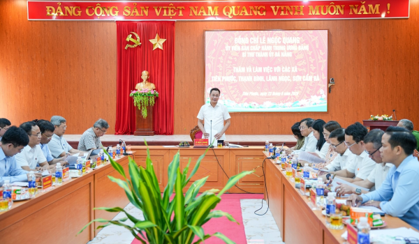 Quang cảnh buổi làm việc. Ảnh: T.CÔNG